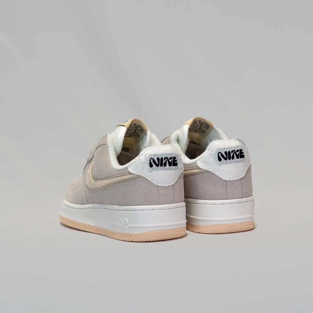 NIKE AIR FORCE ONE BEIGE GAMUZA
