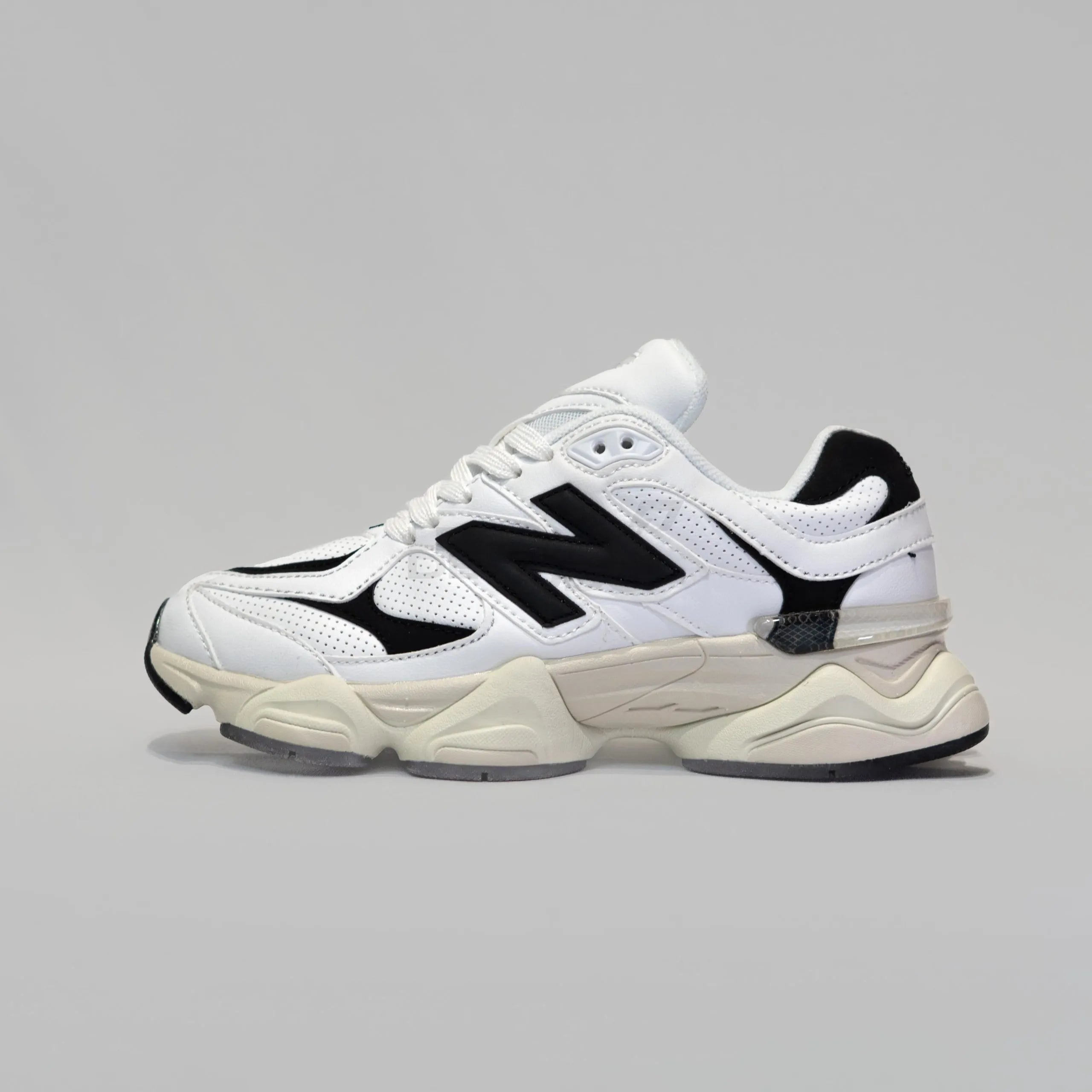 NEW BALANCE 9060 BLANCA NEGRA