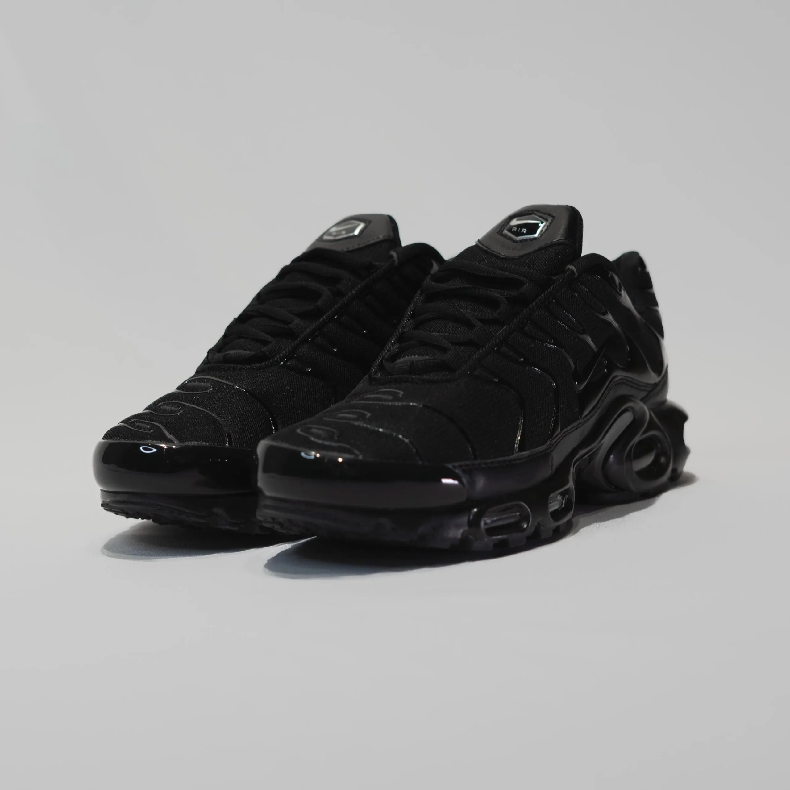 NIKE TN NEGRA