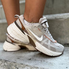 NIKE V2K BEIGE CAFE