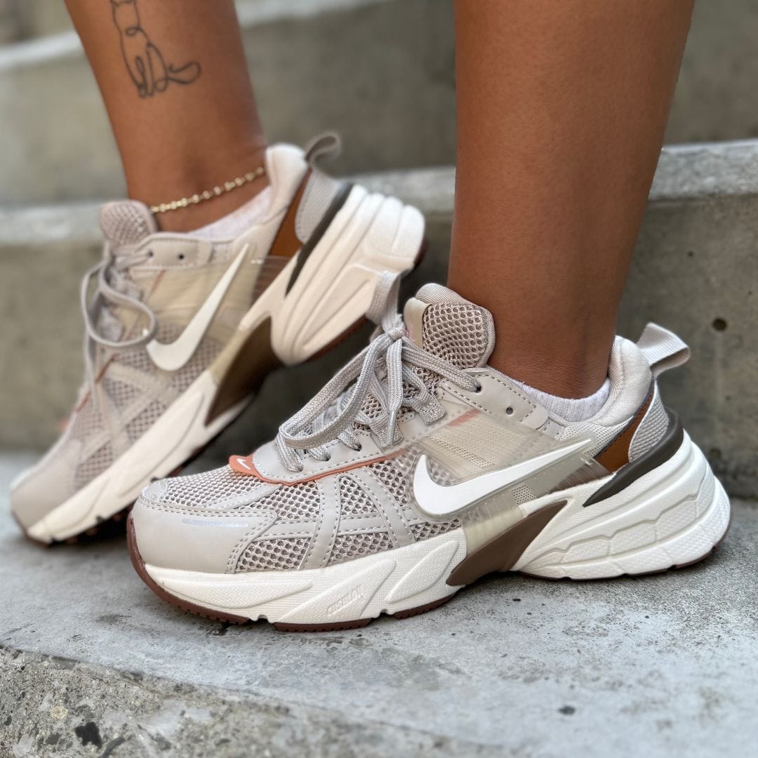 NIKE V2K BEIGE CAFE
