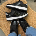 NIKE AIR FORCE ONE NEGRA BLANCA CHAROL