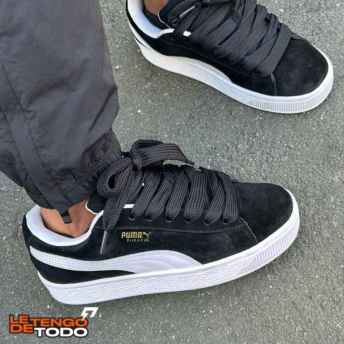 PUMA SUEDE XL NEGRA BLANCA