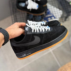 NIKE AIR FORCE ONE NEGRA SUELA GOMA
