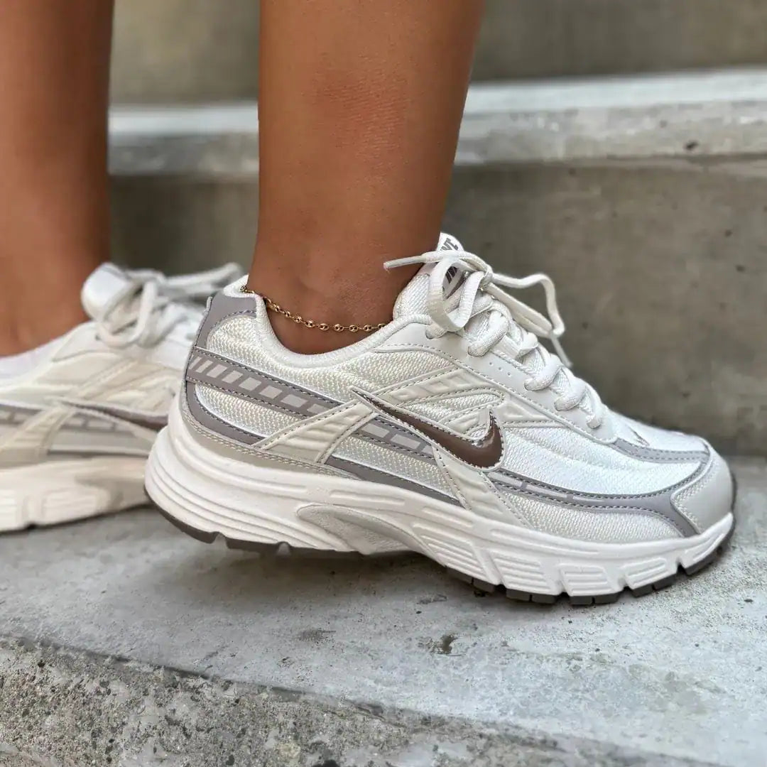 NIKE INITIATOR BEIGE GRIS