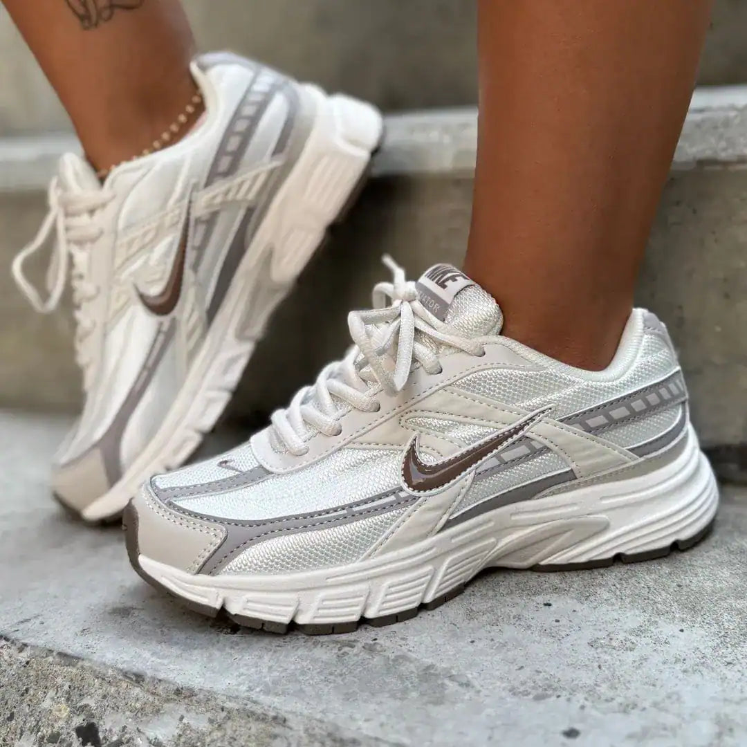 NIKE INITIATOR BEIGE GRIS