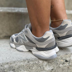 NEW BALANCE 9060 GRIS BLANCA