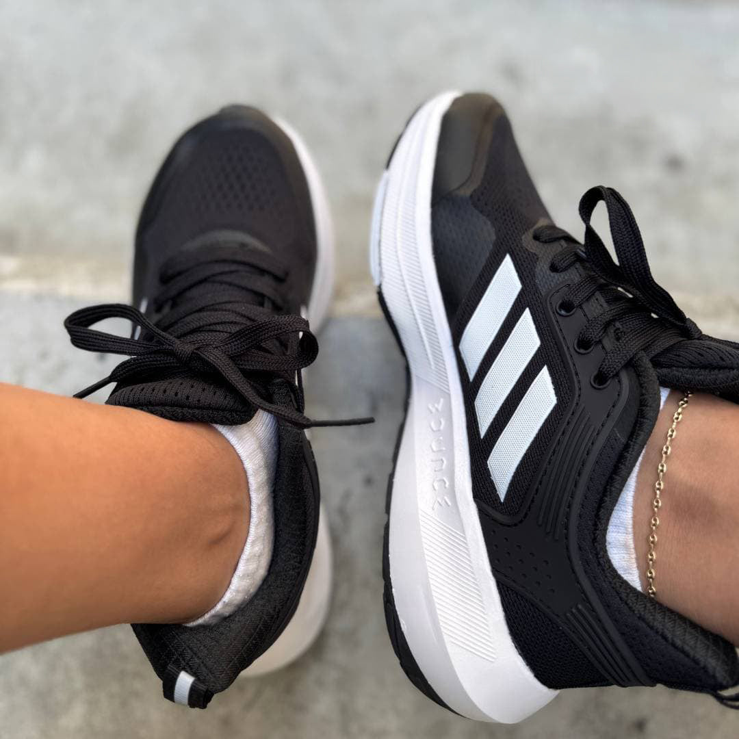 ADIDAS BOUNCE NEGRA BLANCA