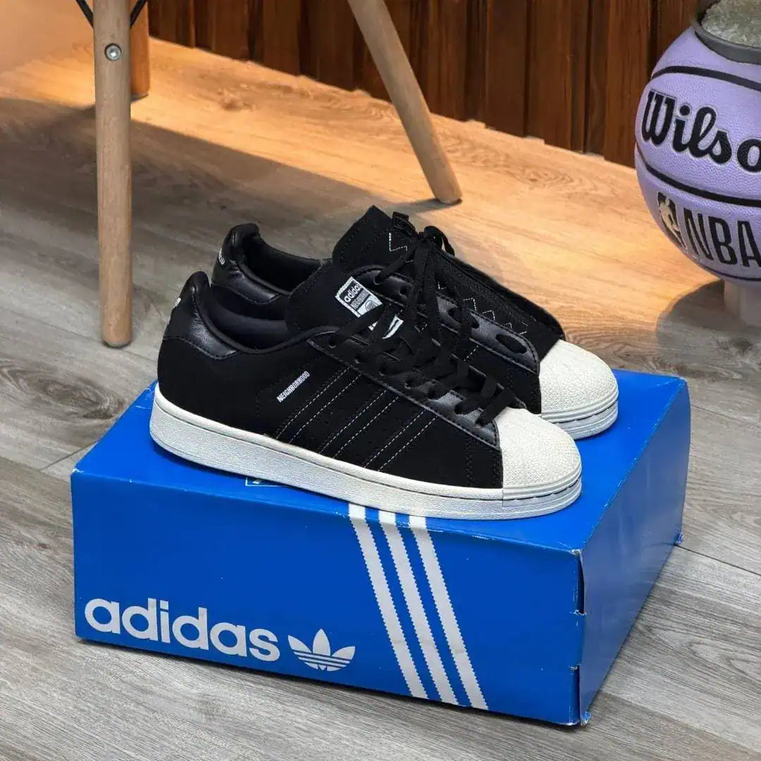 ADIDAS SUPERSTAR NEGRA BLANCA GAMUZA