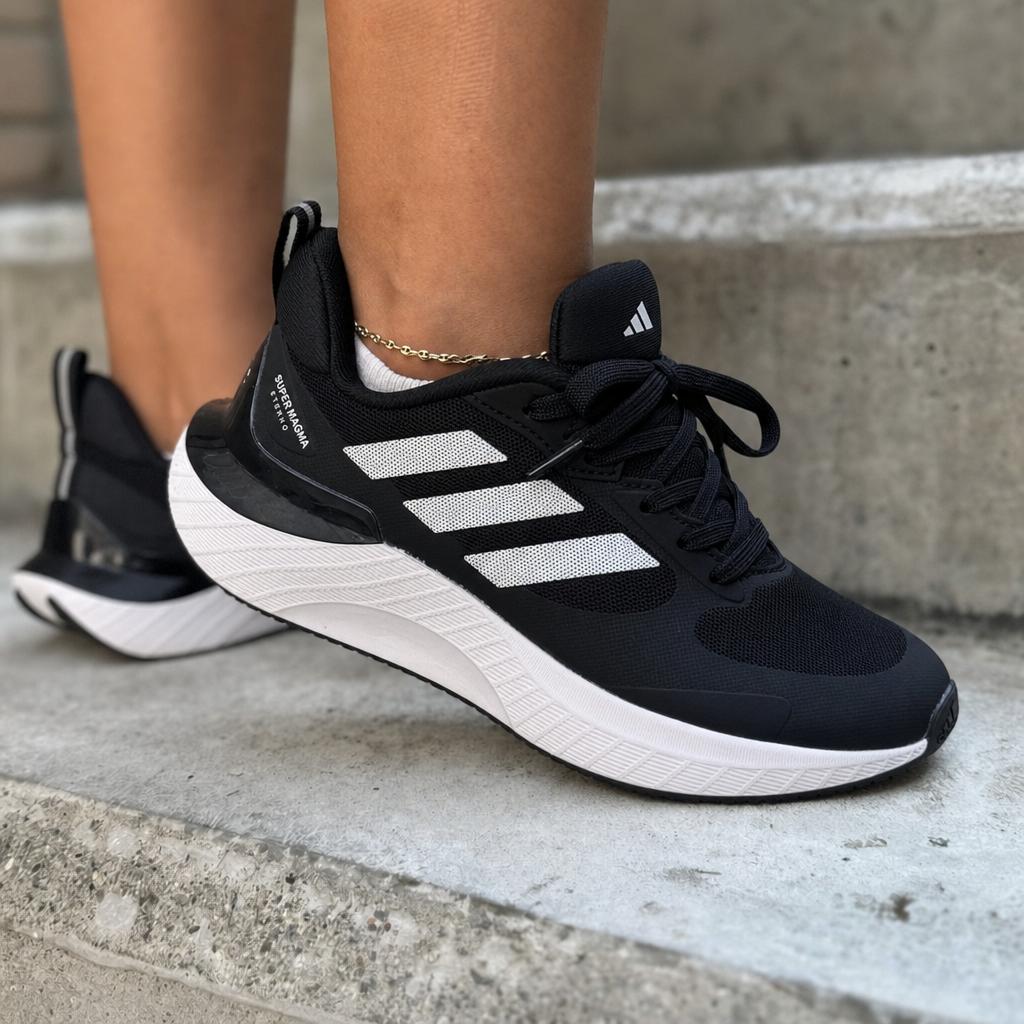 ADIDAS SUPERMAGMA NEGRA BLANCA