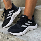 ADIDAS SUPERMAGMA NEGRA BLANCA