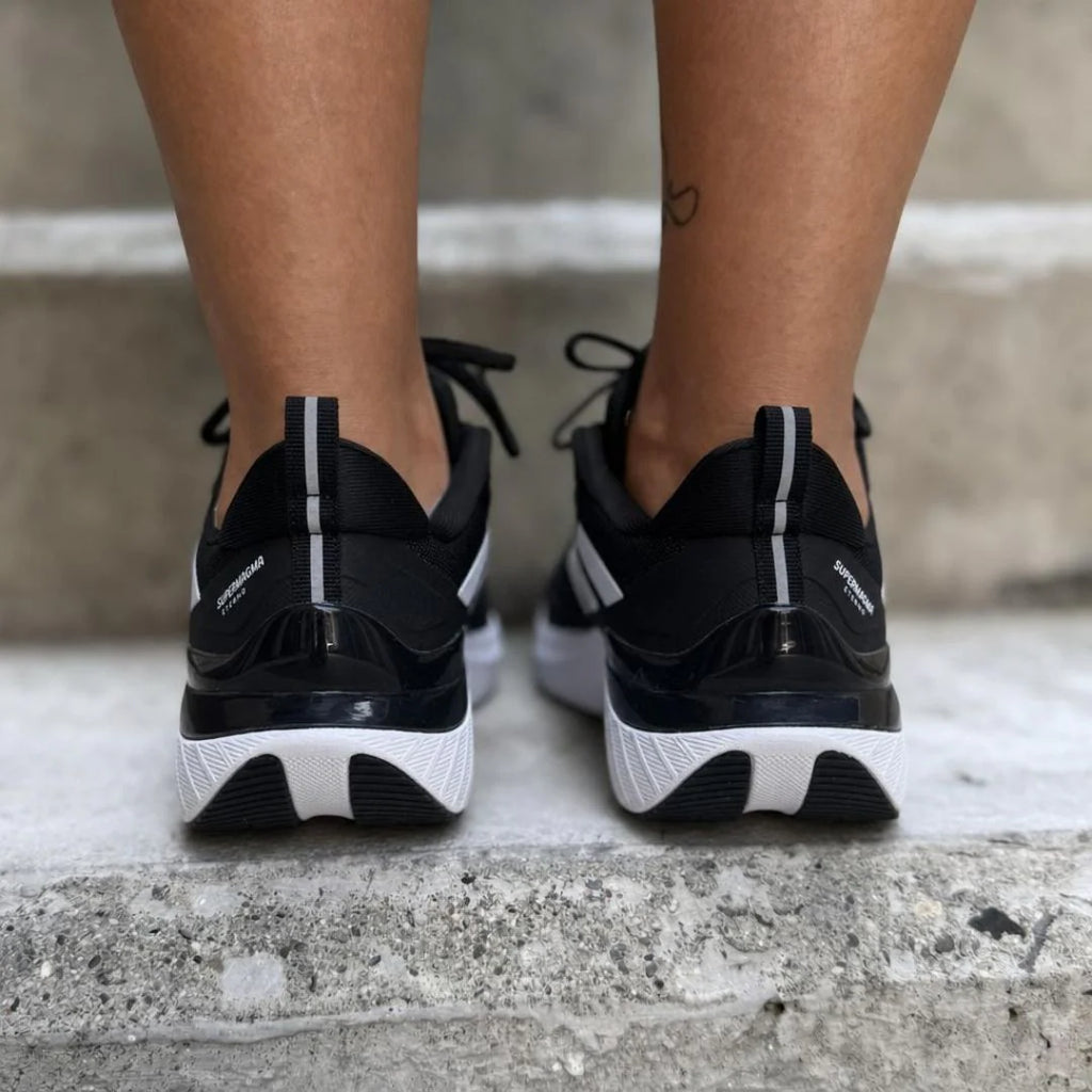 ADIDAS SUPERMAGMA NEGRA BLANCA