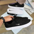 NIKE SB MALOR NEGRA BLANCA