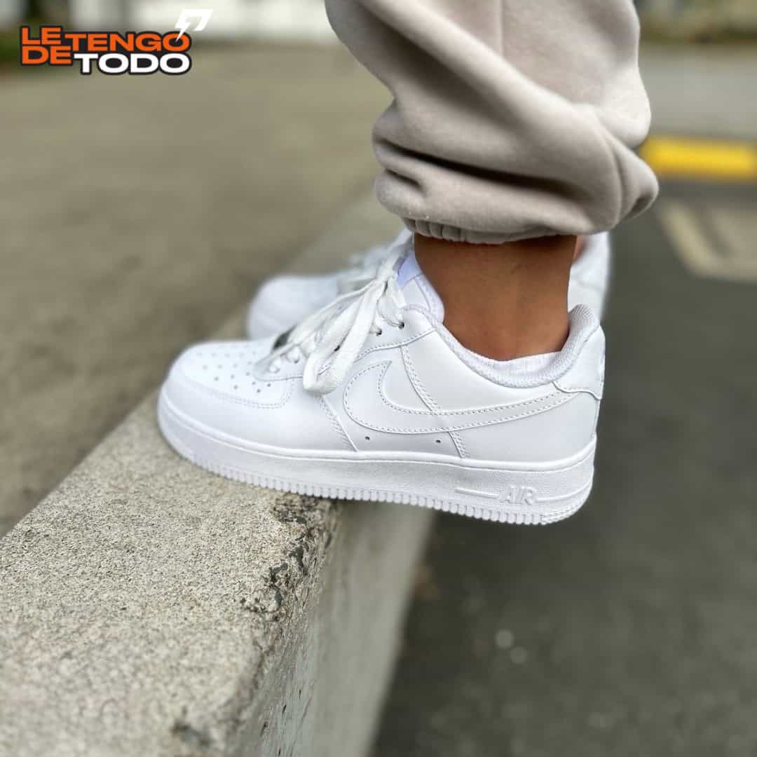 NIKE AIR FORCE ONE CLASICA