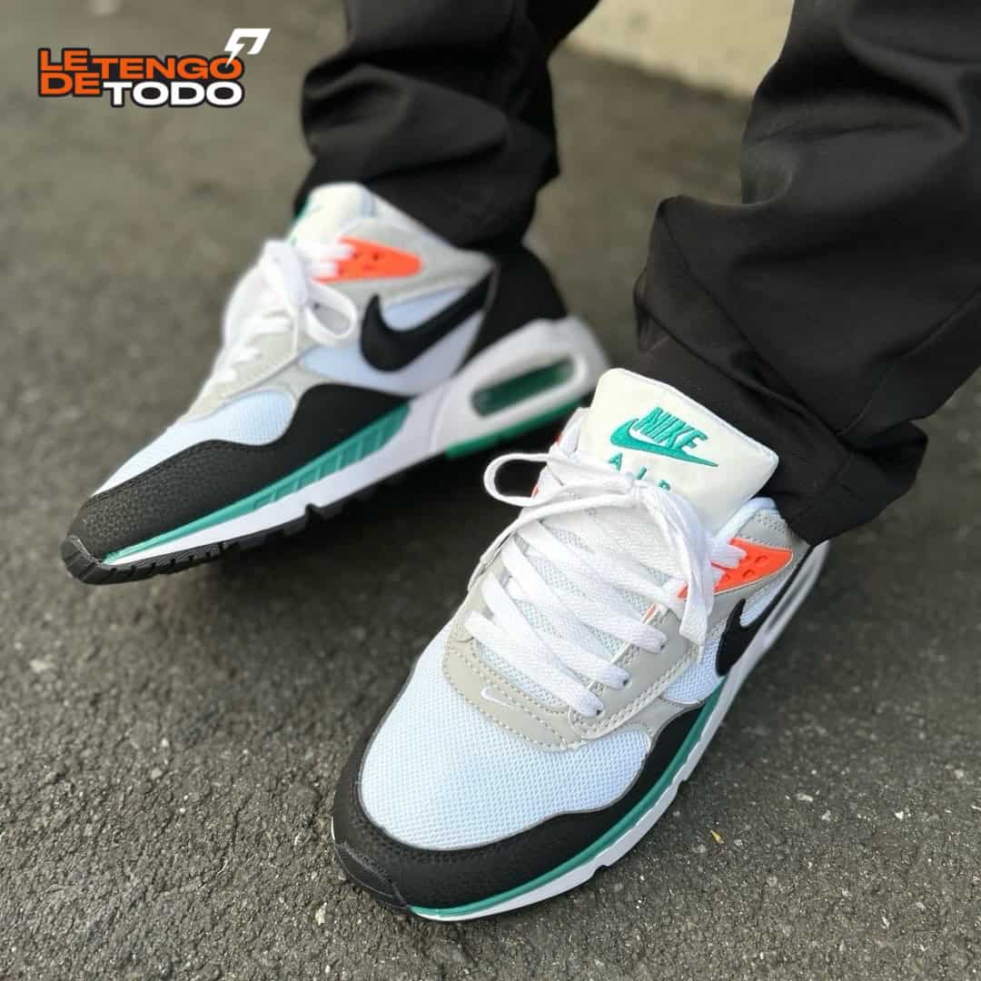 NIKE CORRELATE NEGRA AZUL