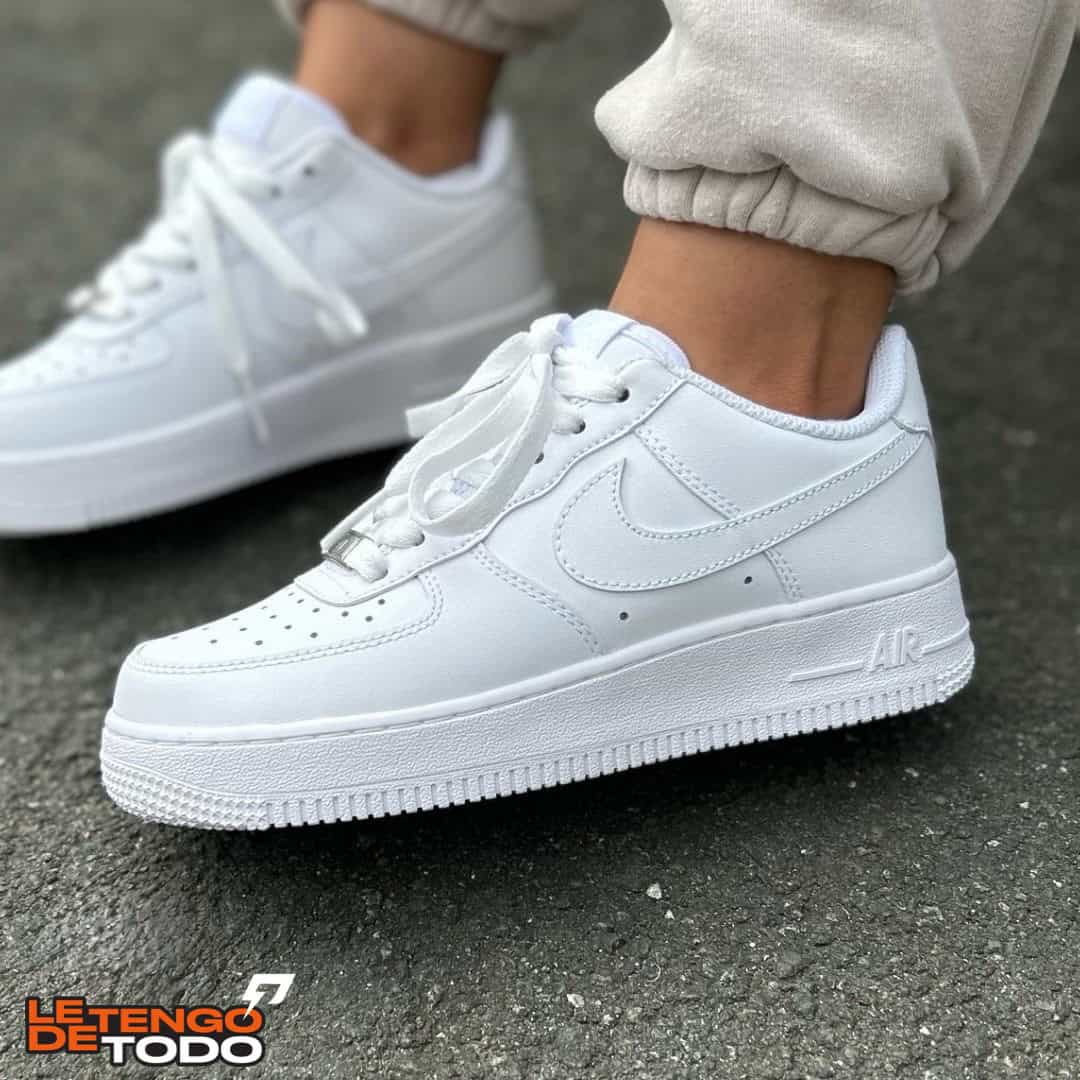 NIKE AIR FORCE ONE CLASICA