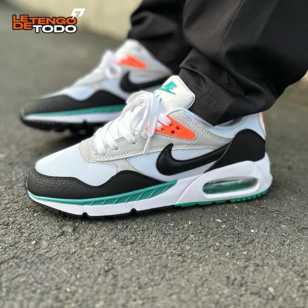 NIKE CORRELATE NEGRA AZUL