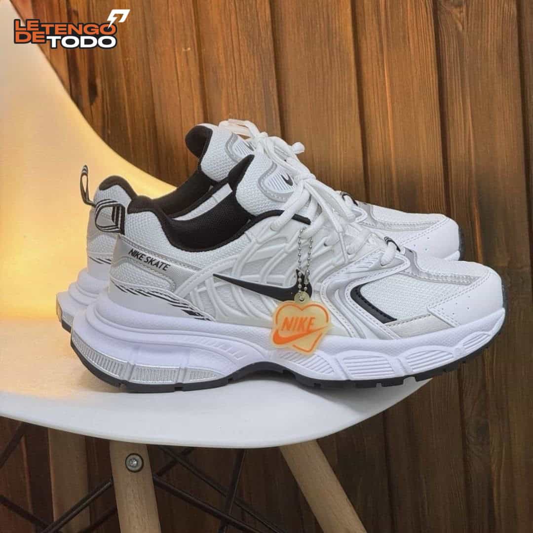 NIKE SKATE BLANCA NEGRA