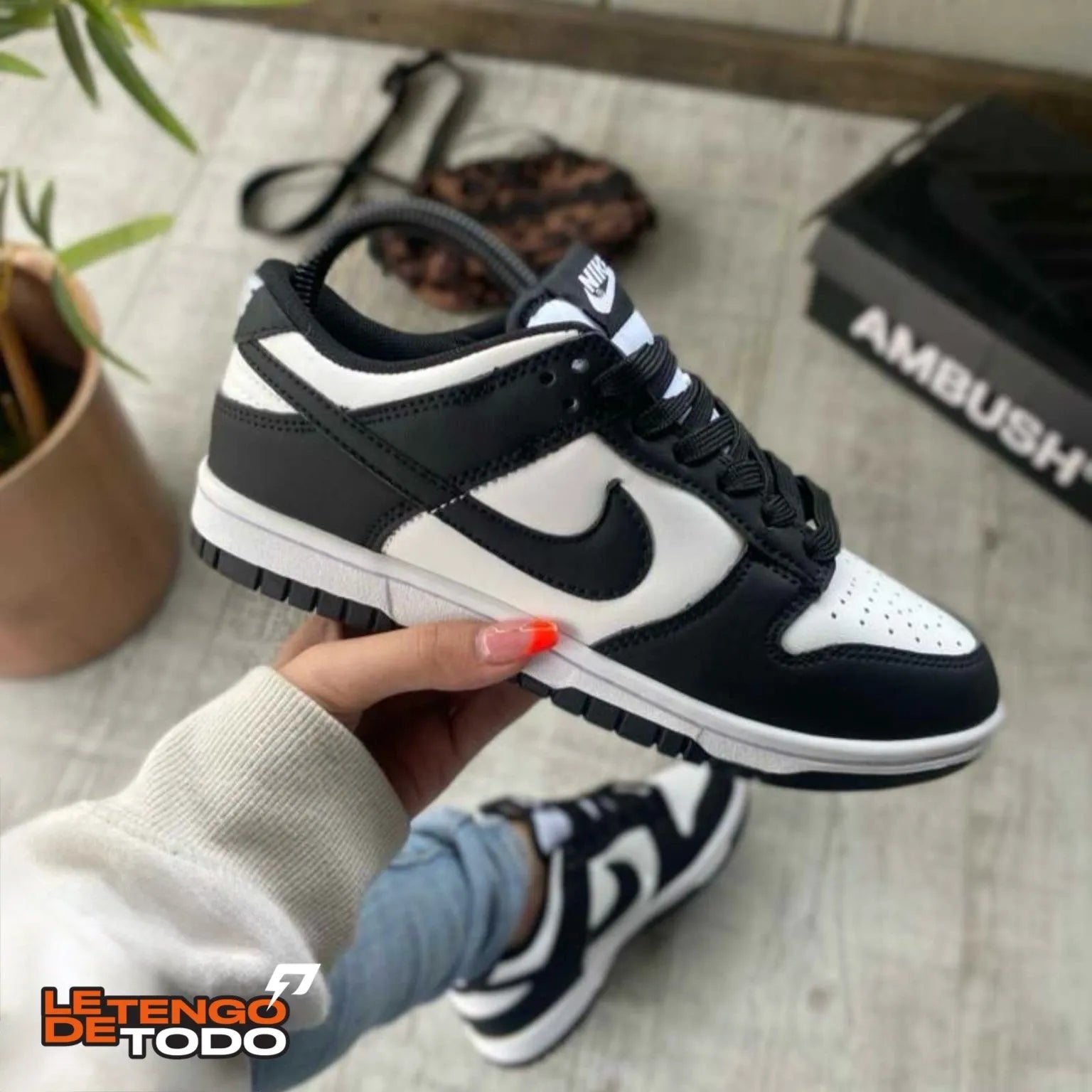 NIKE DUNK NEGRA BLANCA