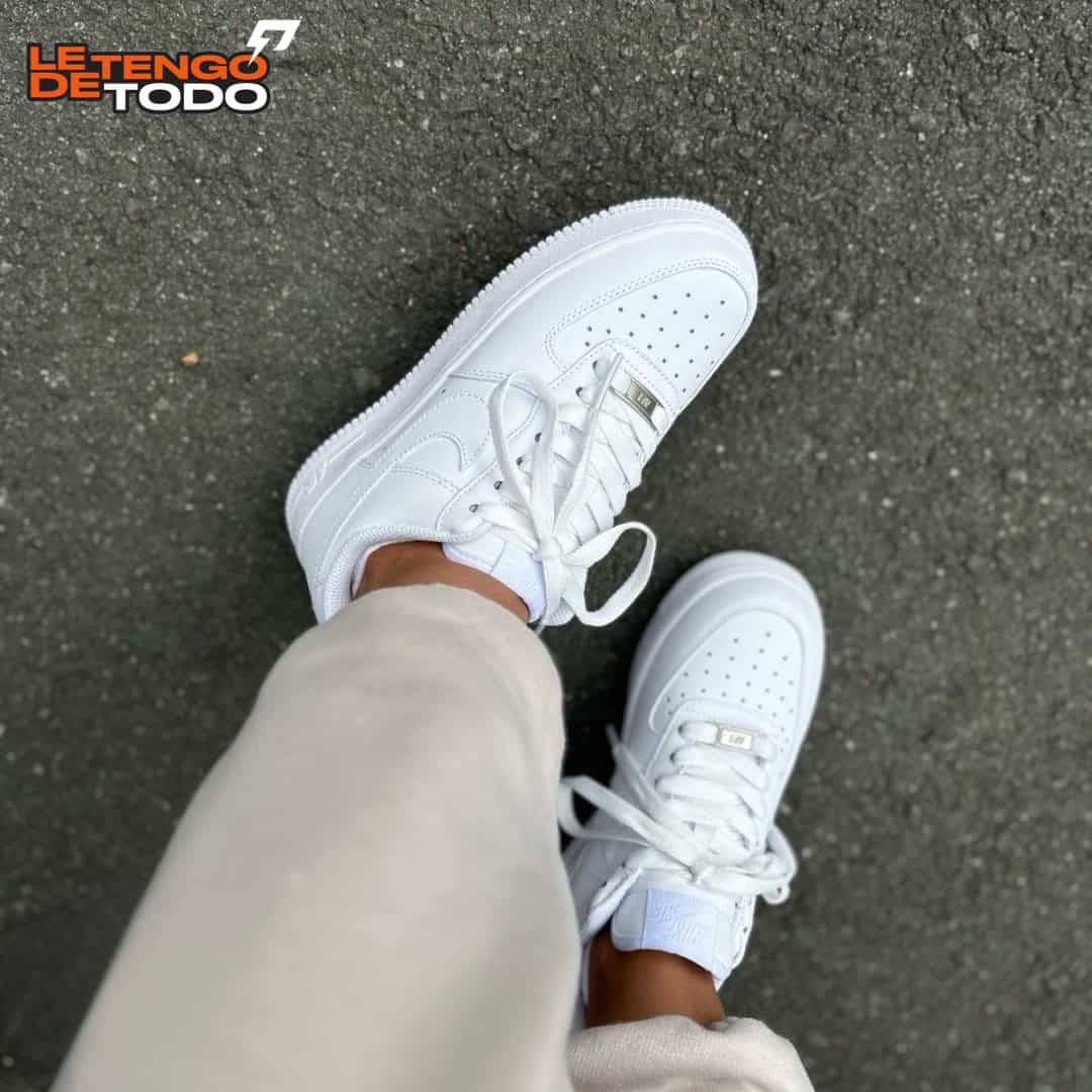 NIKE AIR FORCE ONE CLASICA