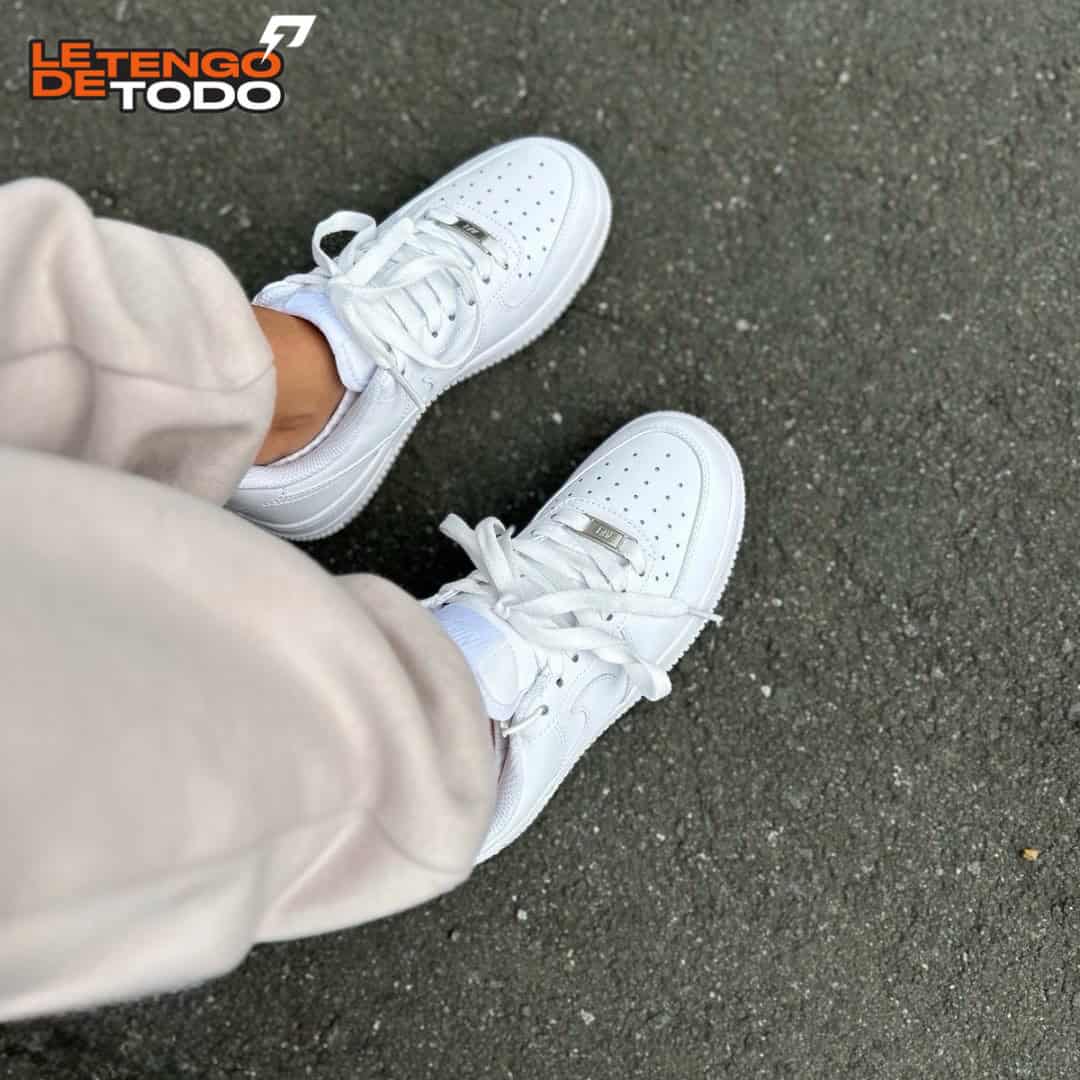 NIKE AIR FORCE ONE CLASICA