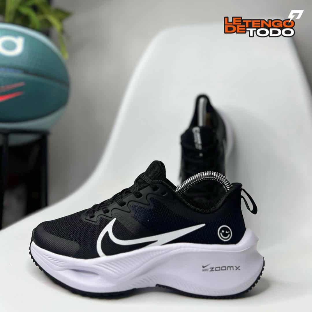 NIKE ZOOM X HAPPY NEGRA BLANCA