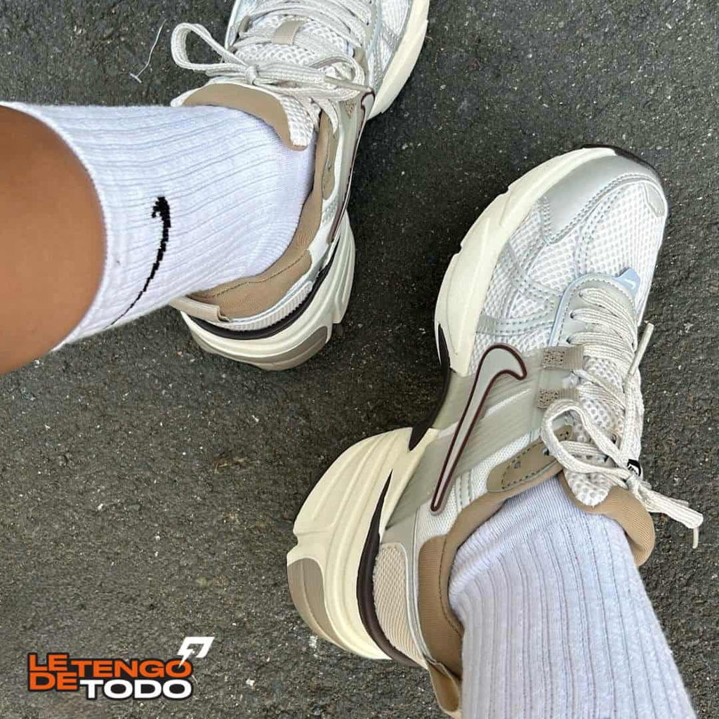 NIKE V2K GRIS BEIGE