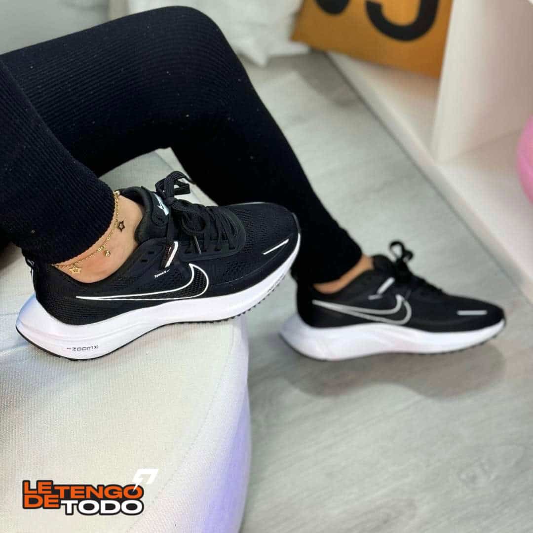 NIKE ZOOM SPEED NEGRA BLANCA