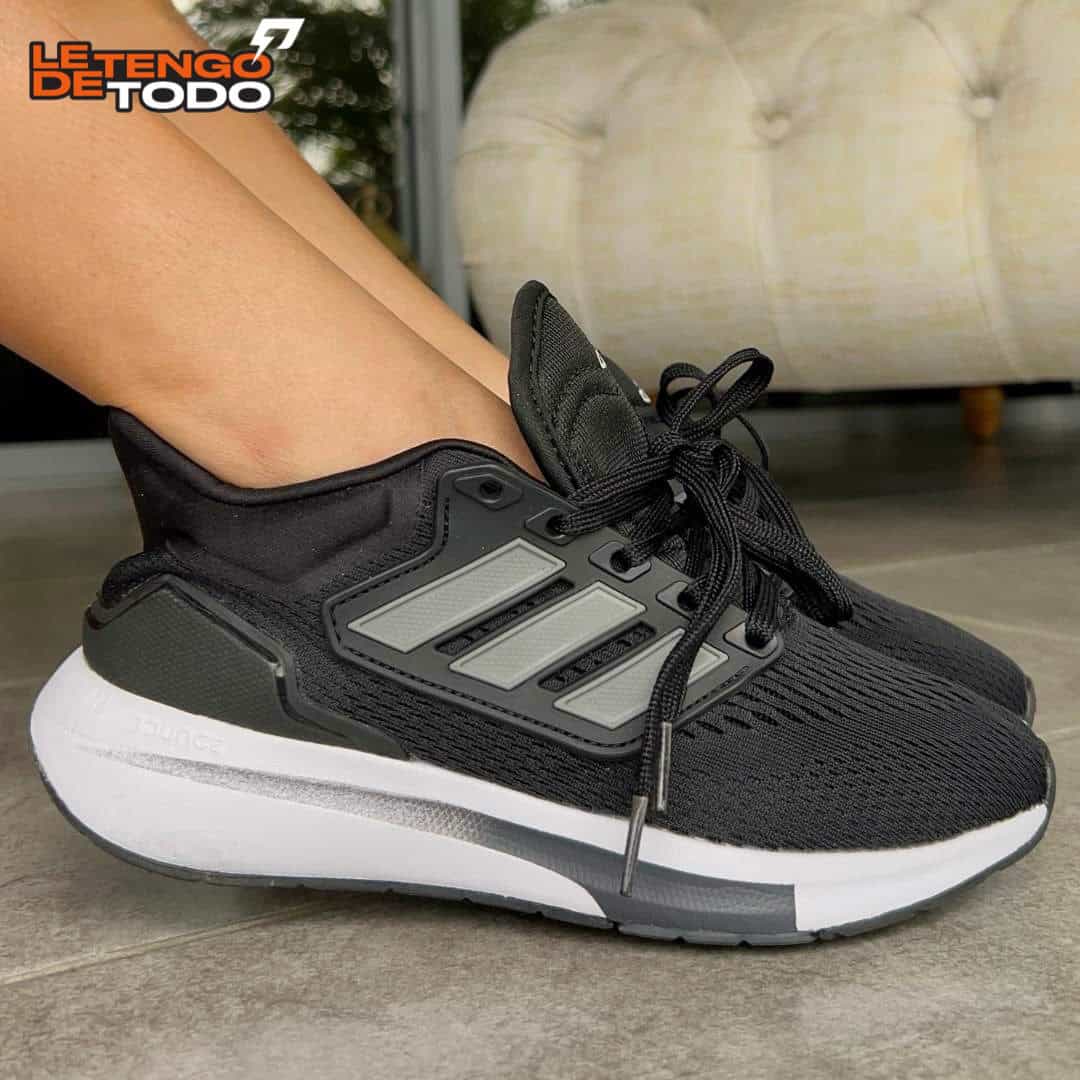 ADIDAS EQ21 NEGRA BLANCA