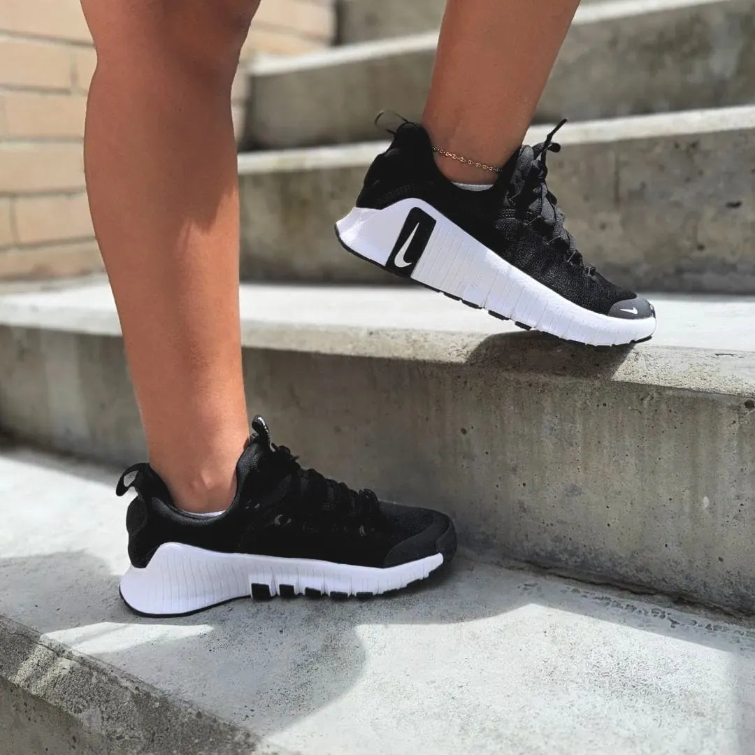 NIKE FREE METCOM 6 NEGRA BLANCA