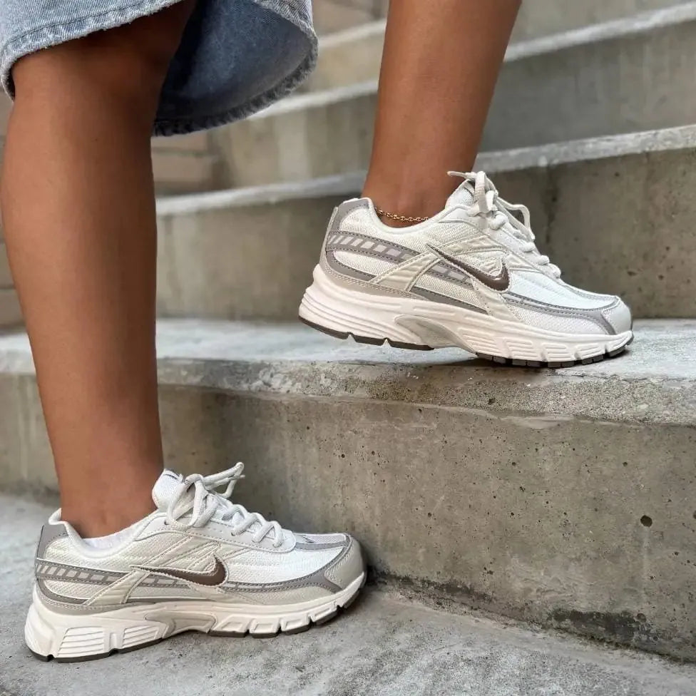 NIKE INITIATOR BEIGE GRIS