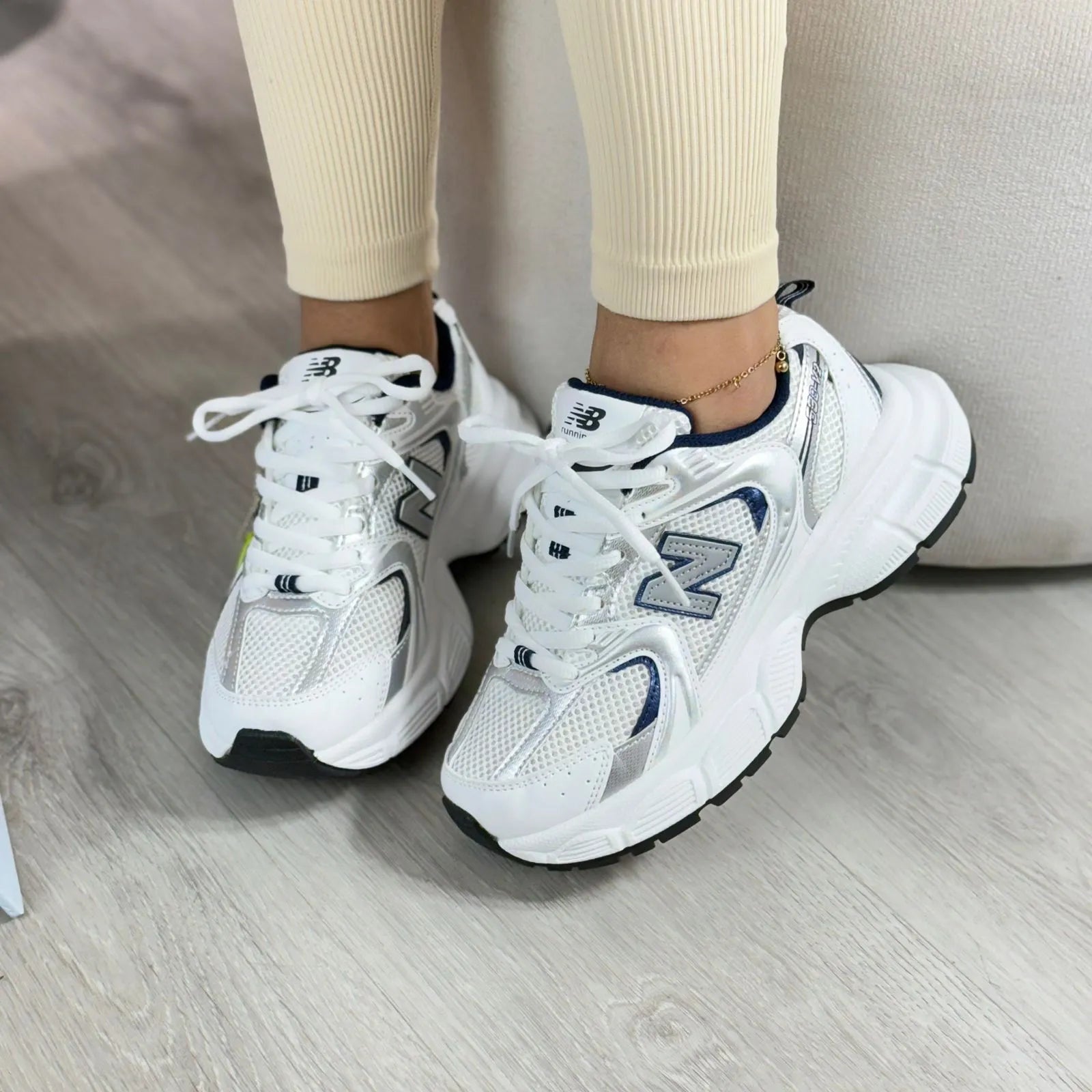 NEW BALANCE 530 PLATAFORMA BLANCA AZUL OSCURO