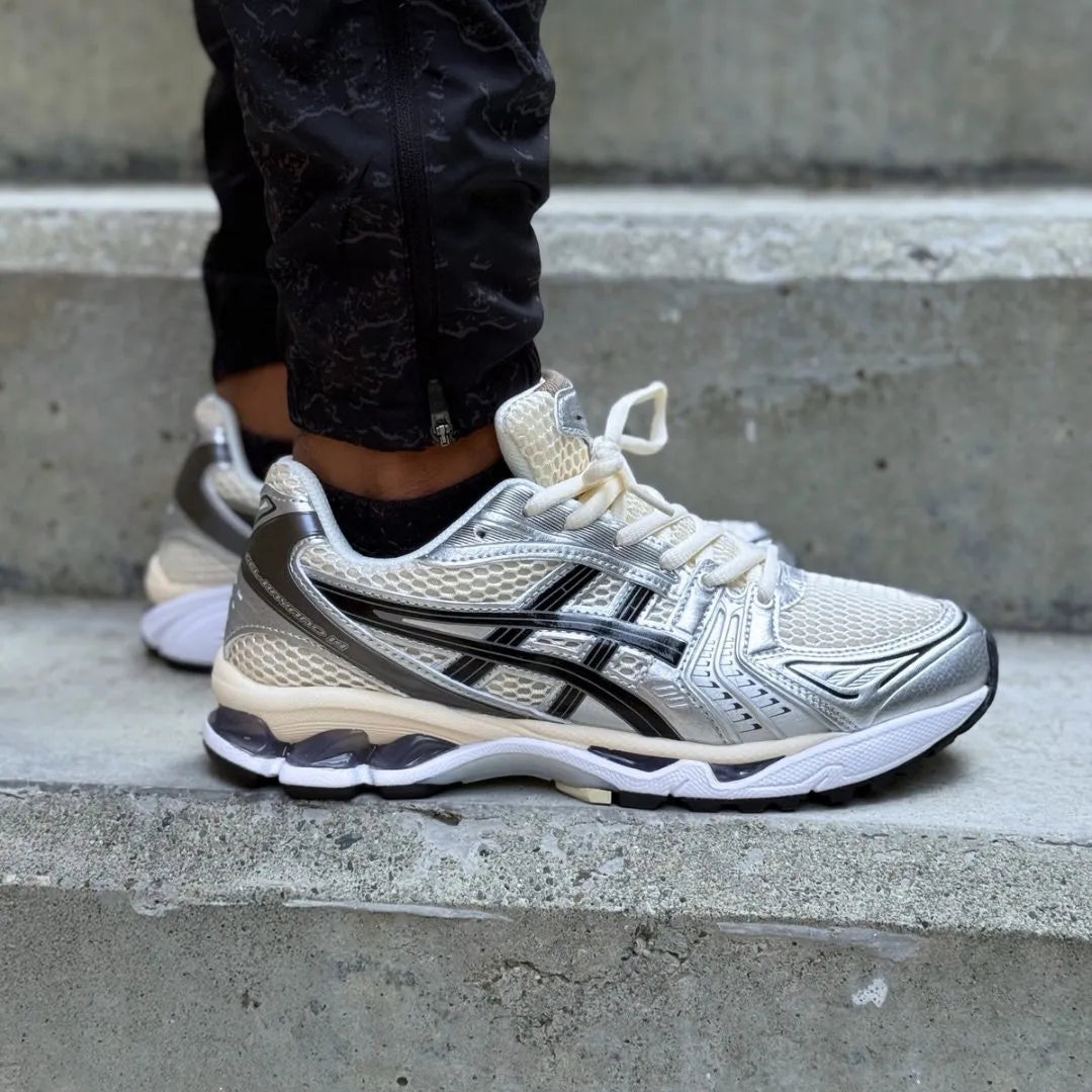 ASICS GEL-KAYANO 14 PLATEADA